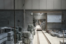 四宮石材工業 工場風景